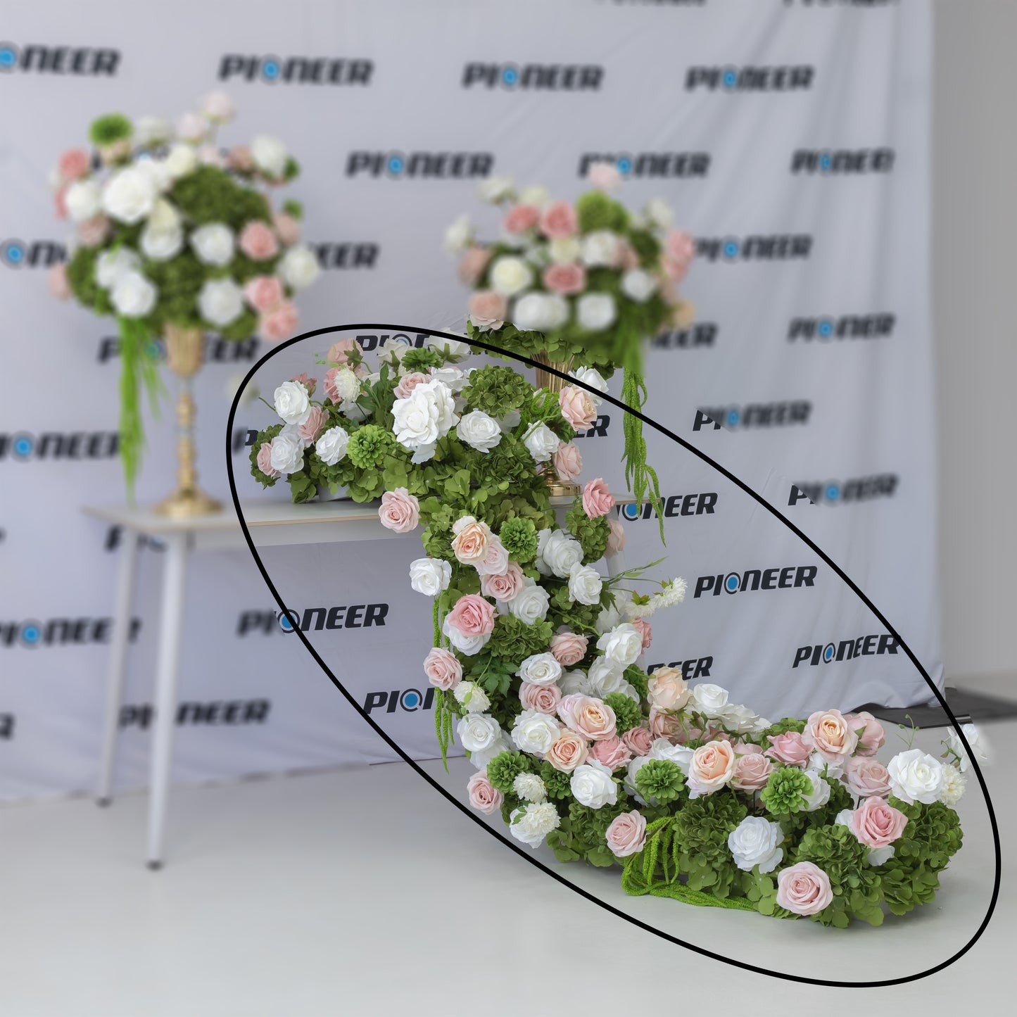Blush Rose & Green Hydrangea Floral Runner