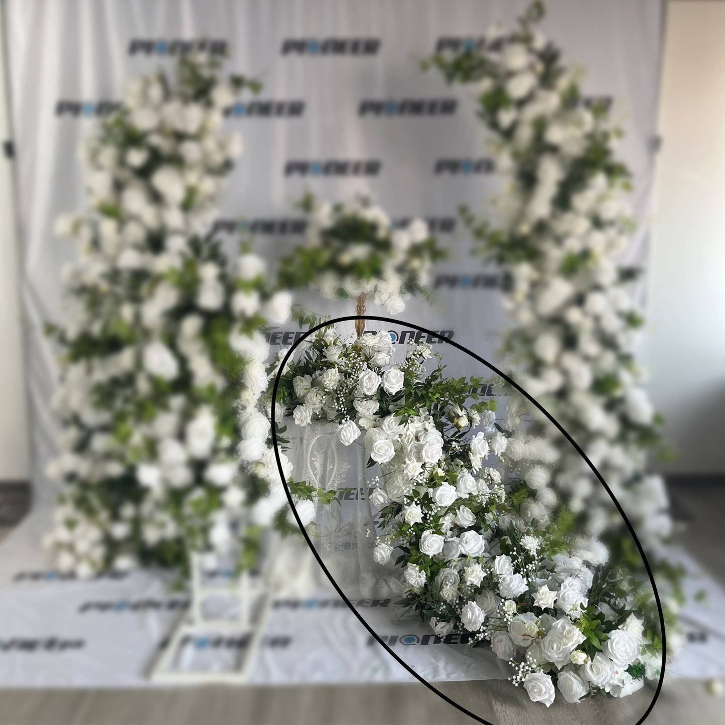 Classic White Rose Floral Runner