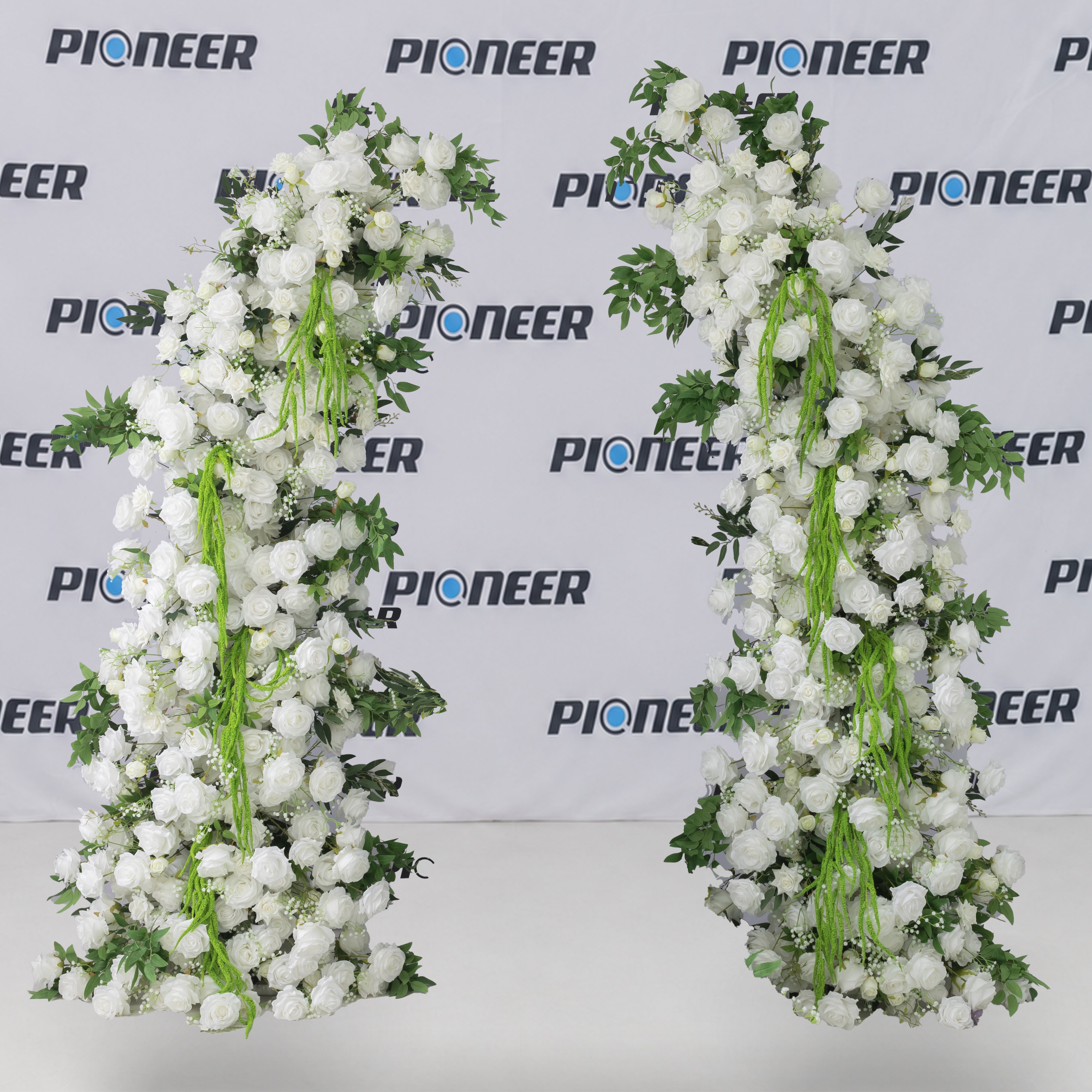 White Rose Ceremony Entrance Arch – RosesHQ.com