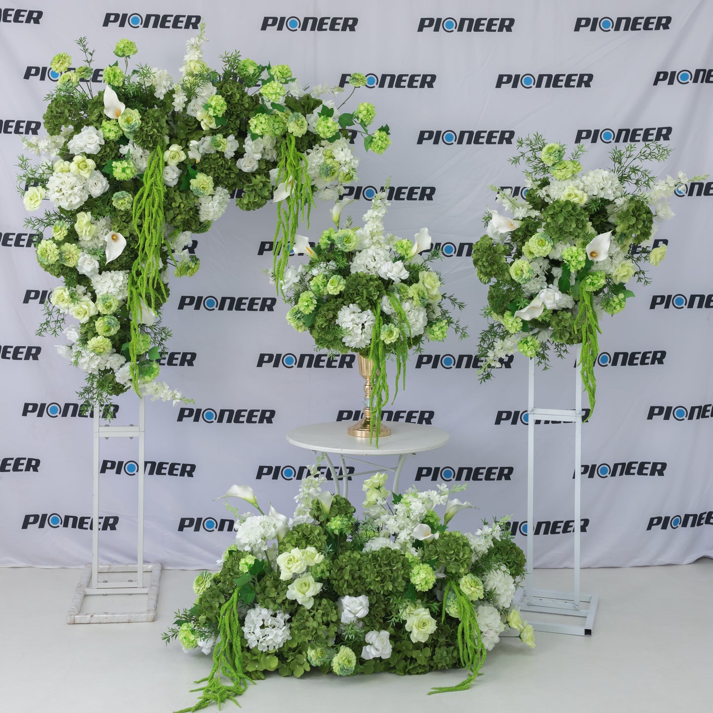 Botanical Hydrangea & Calla Lily Floral Runner
